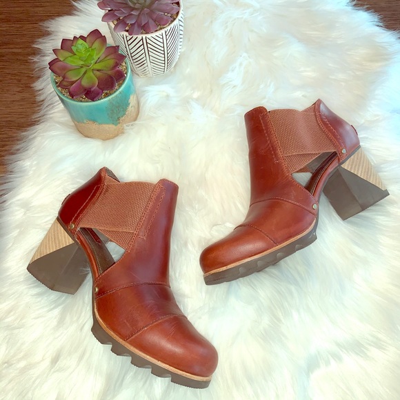 sorel addington cut out bootie